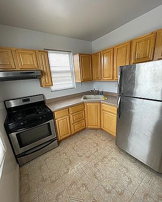4th image of 20-67 36th St #3