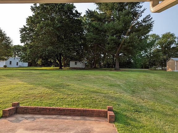 5th image of 1155 Sheffield Dr
