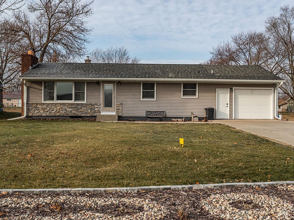 1st image of 3125 Lakeshore Dr