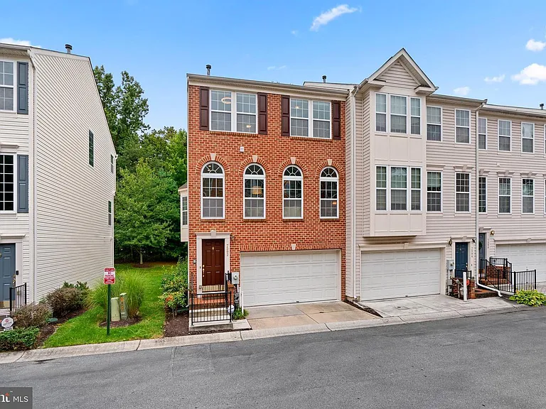 7592 Cherrybark Oak Ln — Photo 2