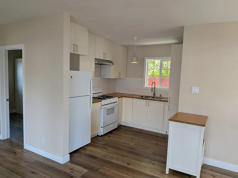 2824 8th Ave — Photo 6