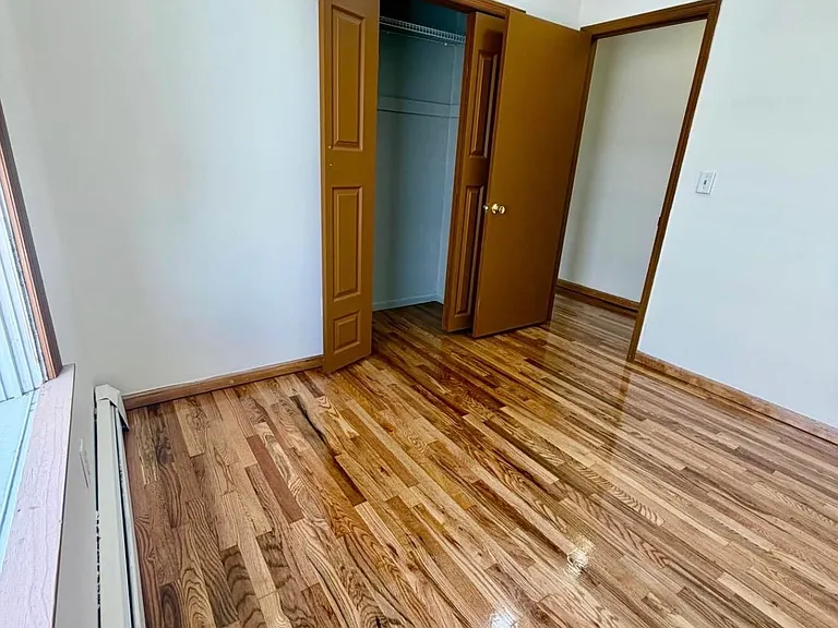 110 Humphrey Ave — Photo 10