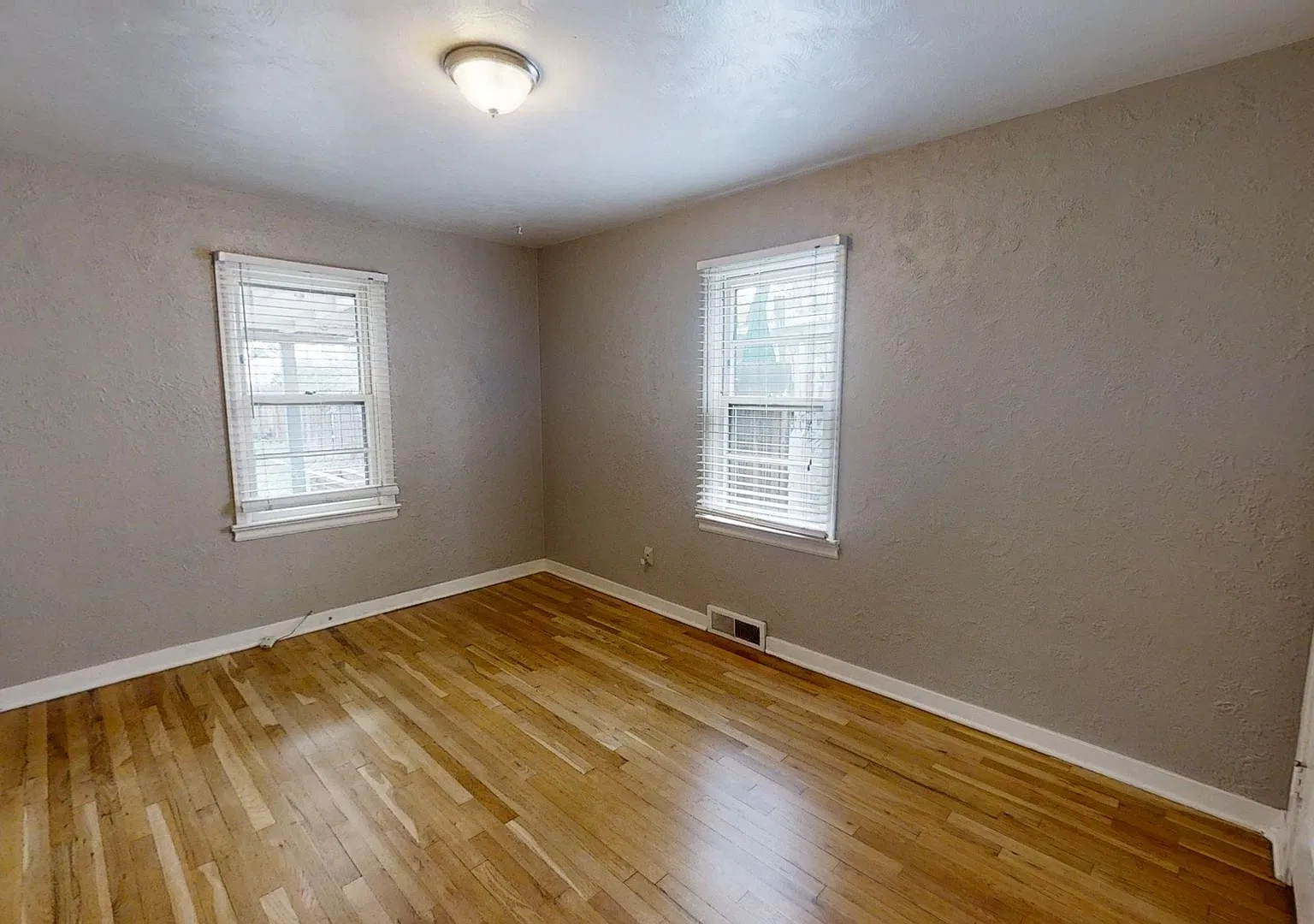 Spacious 5-Bedroom Home on Baseline — Photo 4