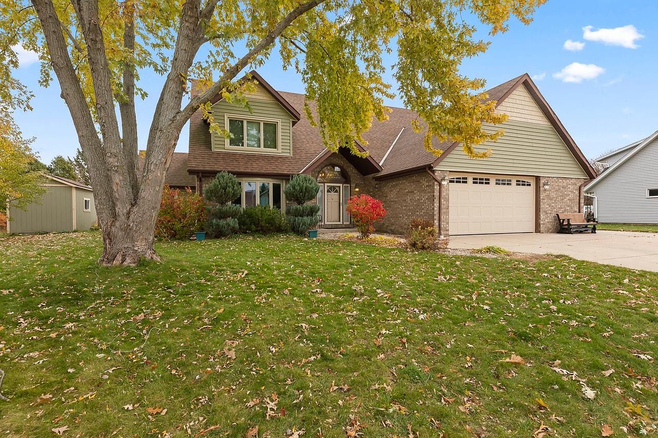 8212 South Park View COURT, Oak Creek, WI 53154 MLS 1856703 Zillow