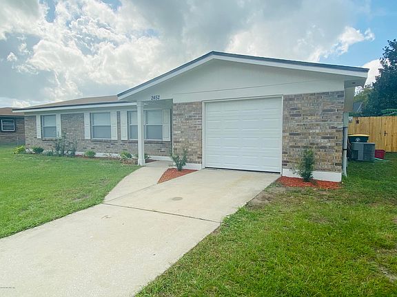 2nd image of 2452 Alden Trace Blvd W