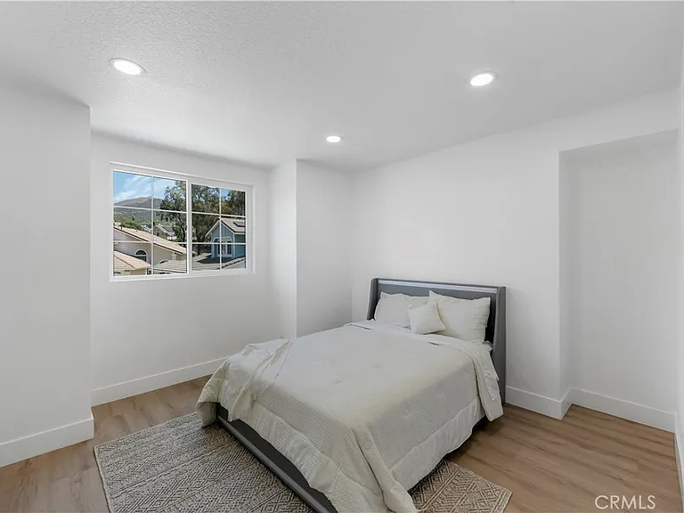 32232 Fall River Rd — Photo 22