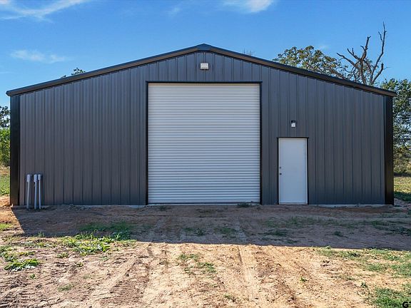 5th image of 806 County Road 2918