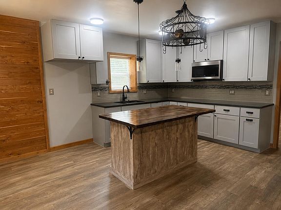 2nd image of 175 Duck Rd