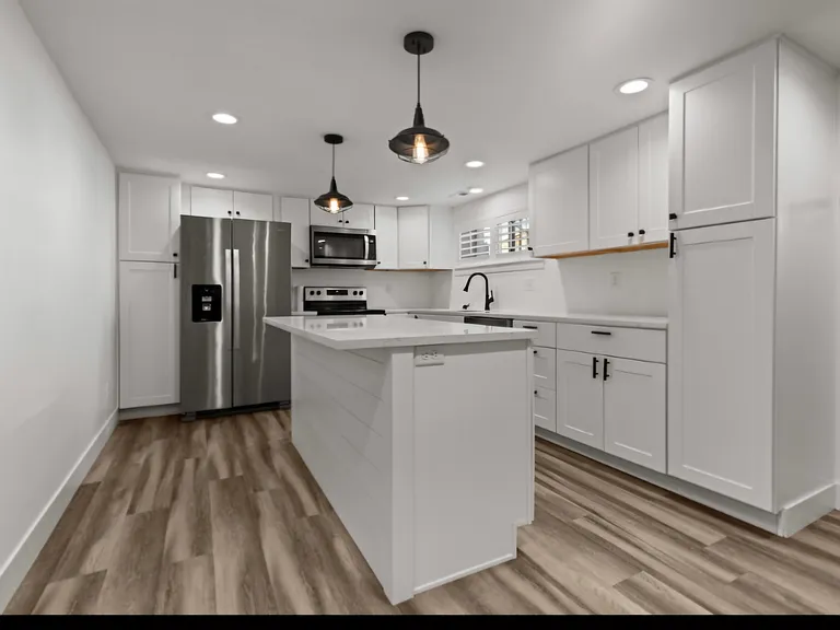 623 N 1000 W — Photo 4