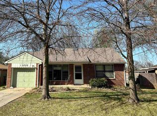 1208 Ann St, Winfield, KS 67156