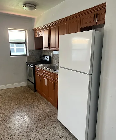 1115 W 2nd Ave #3 — Photo 8