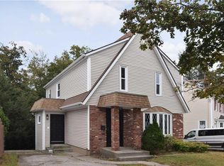 208 Cleveland St, Pawtucket, RI 02860