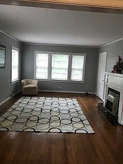 2 bed, 1.0 bath, 2100 sqft, $1,595 — Photo 4