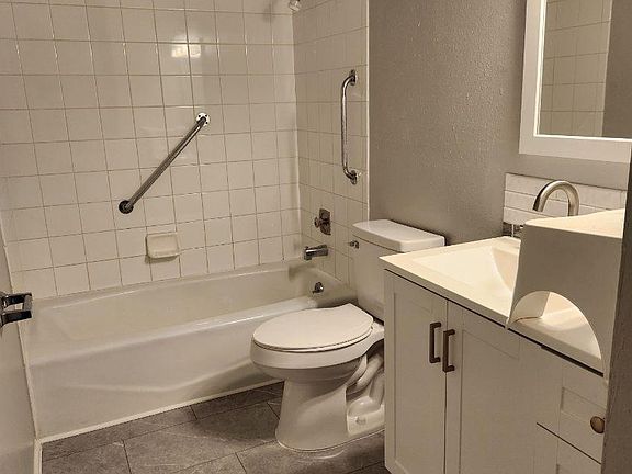 3rd image of 78 Regency Blvd #B
