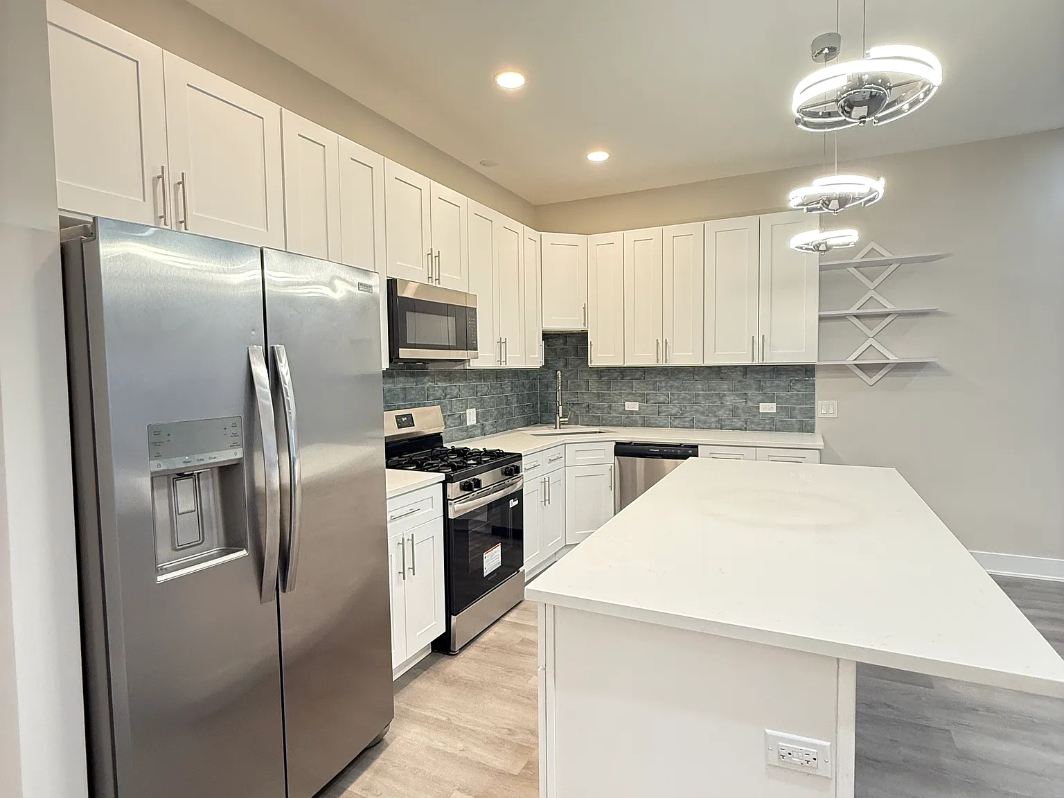 2 bed, $2,600 — Photo 2