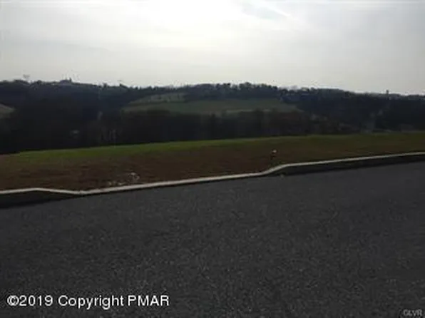 1910 Settlers Ridge Rd, Slatington, PA 18080