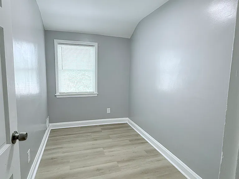415 Edmunds Way — Photo 14