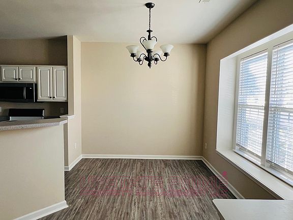 3rd image of 44 Spring Crossing Cir