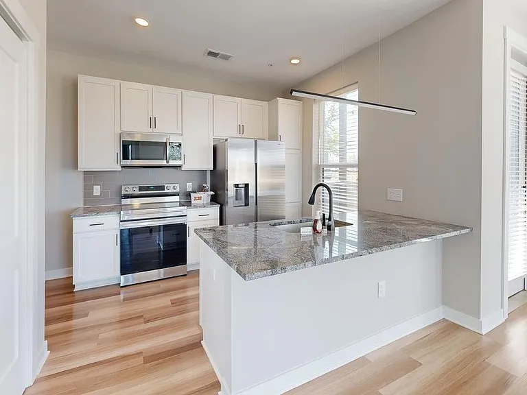 1E-The-Thomas-Kitchen 1E-The-Thomas-Kitchen