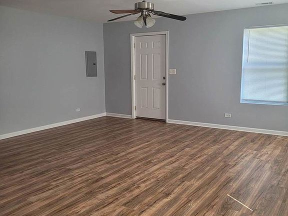 3rd image of 7919 S Burnham Ave