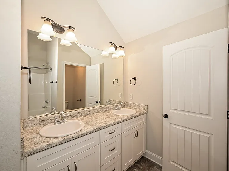 1217 Catawba Way — Photo 11