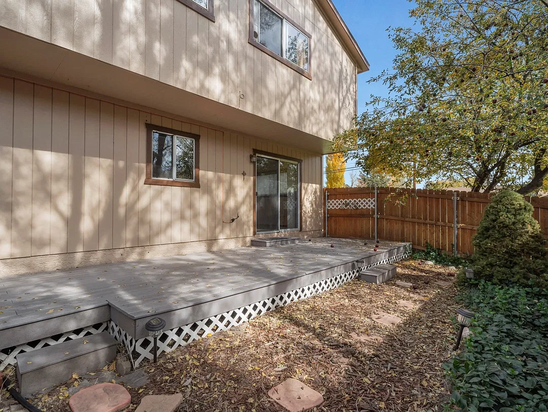 4 bed, 2.5 bath, 1593 sqft, $2,500 — Photo 3