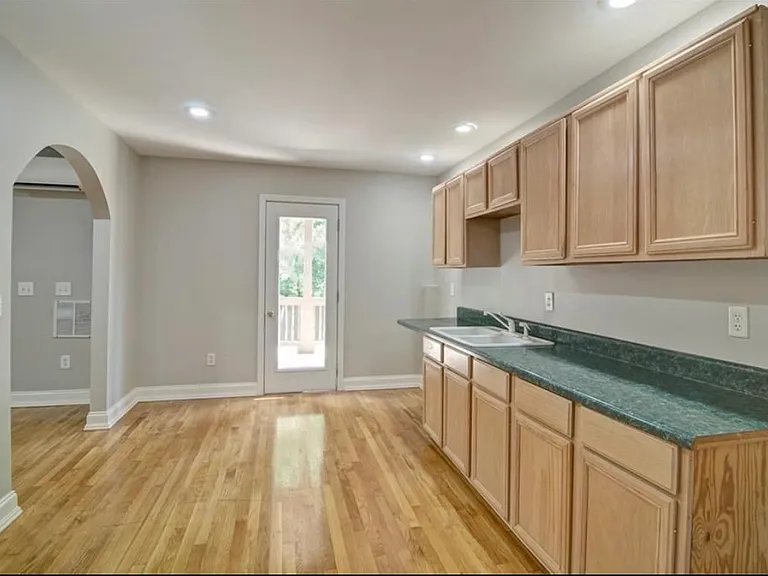 542 Parkstone Ln — Photo 38