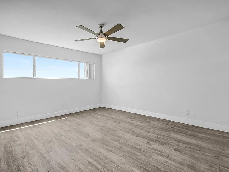 2233 S Ridgeley Dr #303 — Photo 15