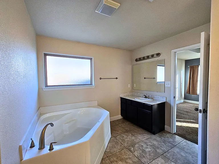 6006 Spahn St — Photo 11