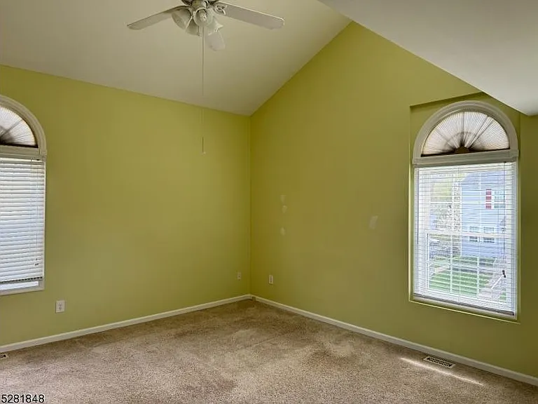 705 Bryant Dr — Photo 5