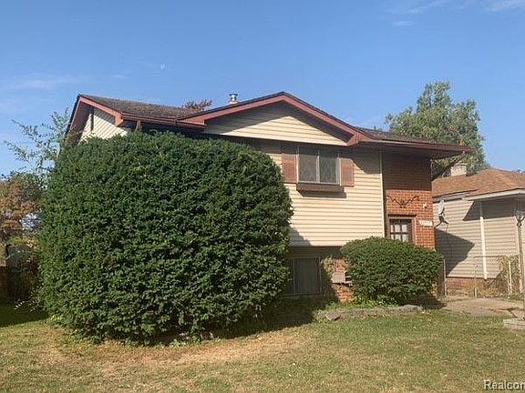 2nd image of 22717 Hillock Ave