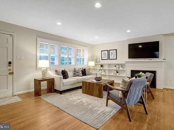 2nd image of 1121 Westmoreland Rd