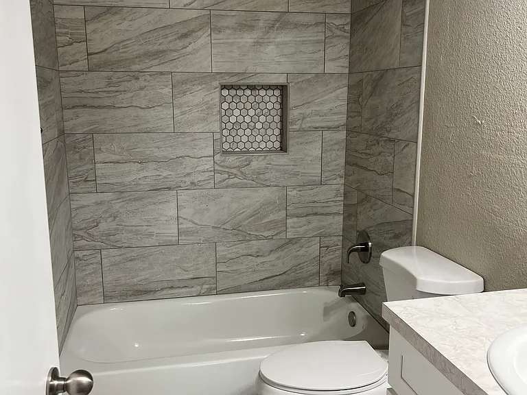 804 E Cantey St — Photo 10