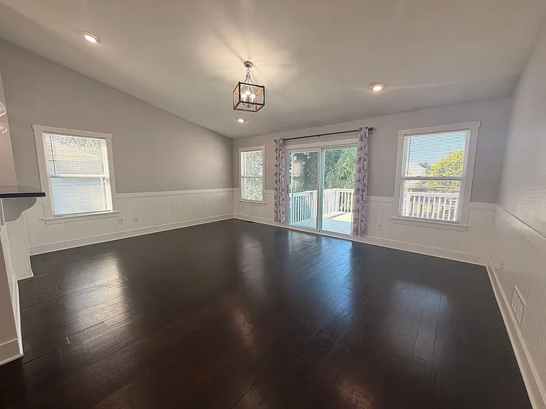1627 Hamlet Dr SE — Photo 5