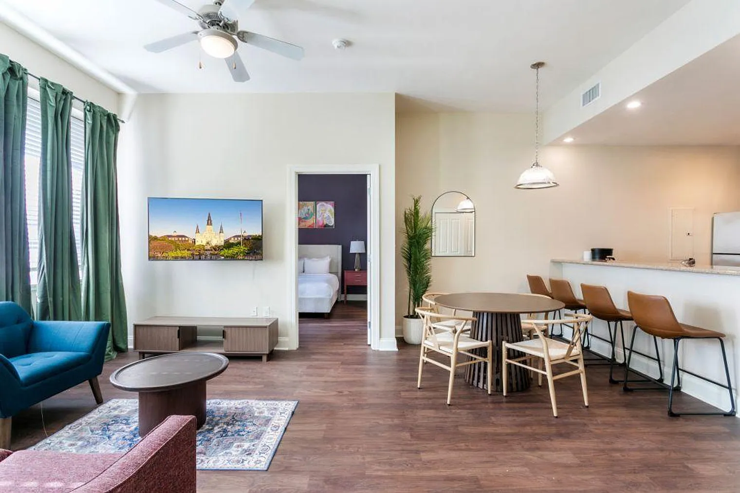2 bed, 3.0 bath, 1033 sqft, $5,833 — Photo 3