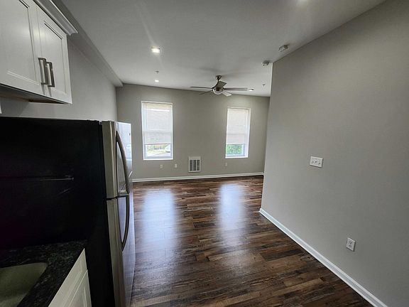 4th image of 1468 N 52nd St #2