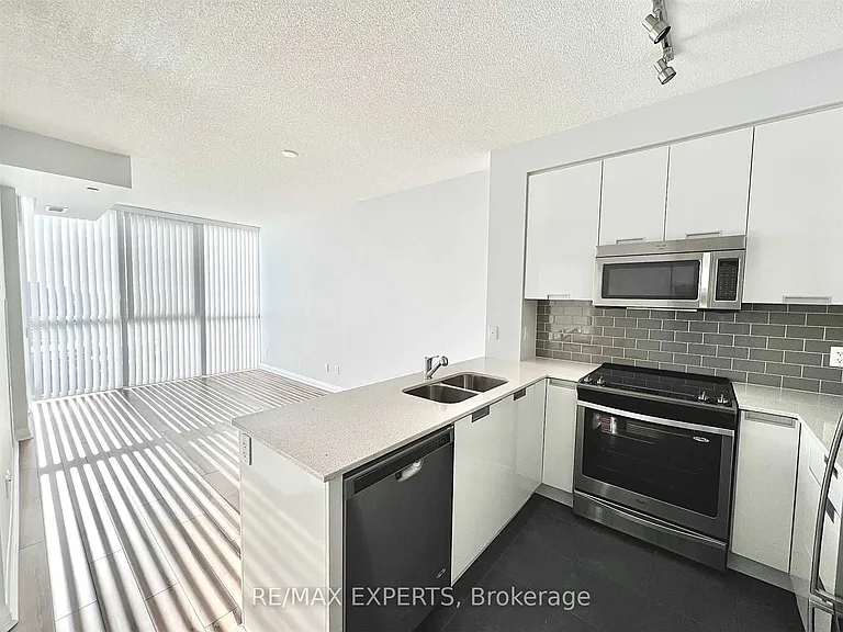 75 Eglinton Ave W #1005 — Photo 5