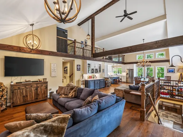 121 Fannie Hill Road, Wilmington, VT 05363