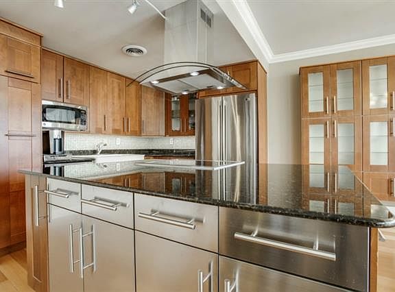 5th image of 6211 W Northwest Hwy APT 602