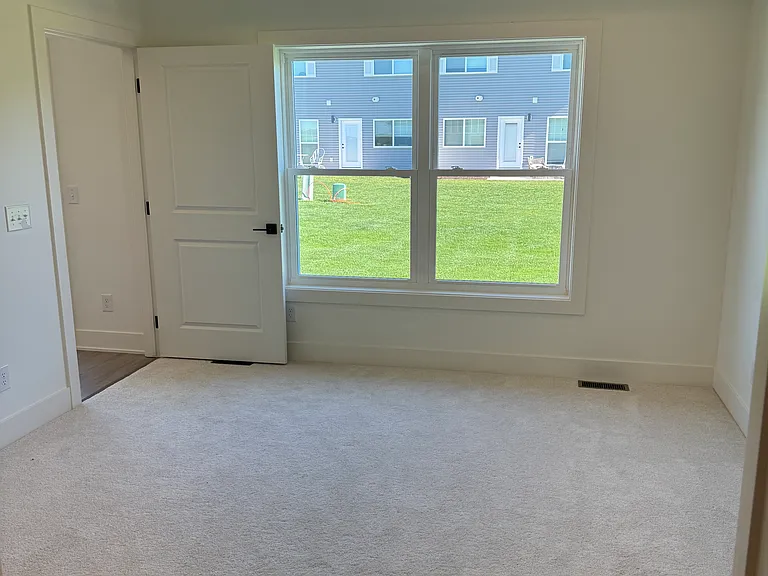 200 W Agnes Dr — Photo 6
