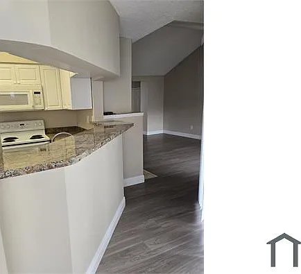 8736 Mallard Reserve Dr — Photo 7