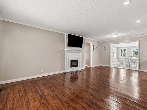 4th image of 1577 Fairview Rd