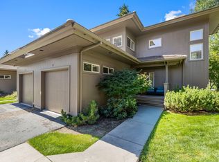 61875 Broken Top Dr APT 27, Bend, OR 97702