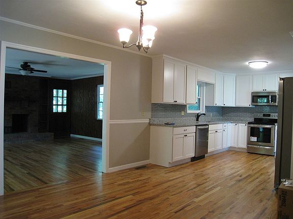 5th image of 2905 Vista Dr NW