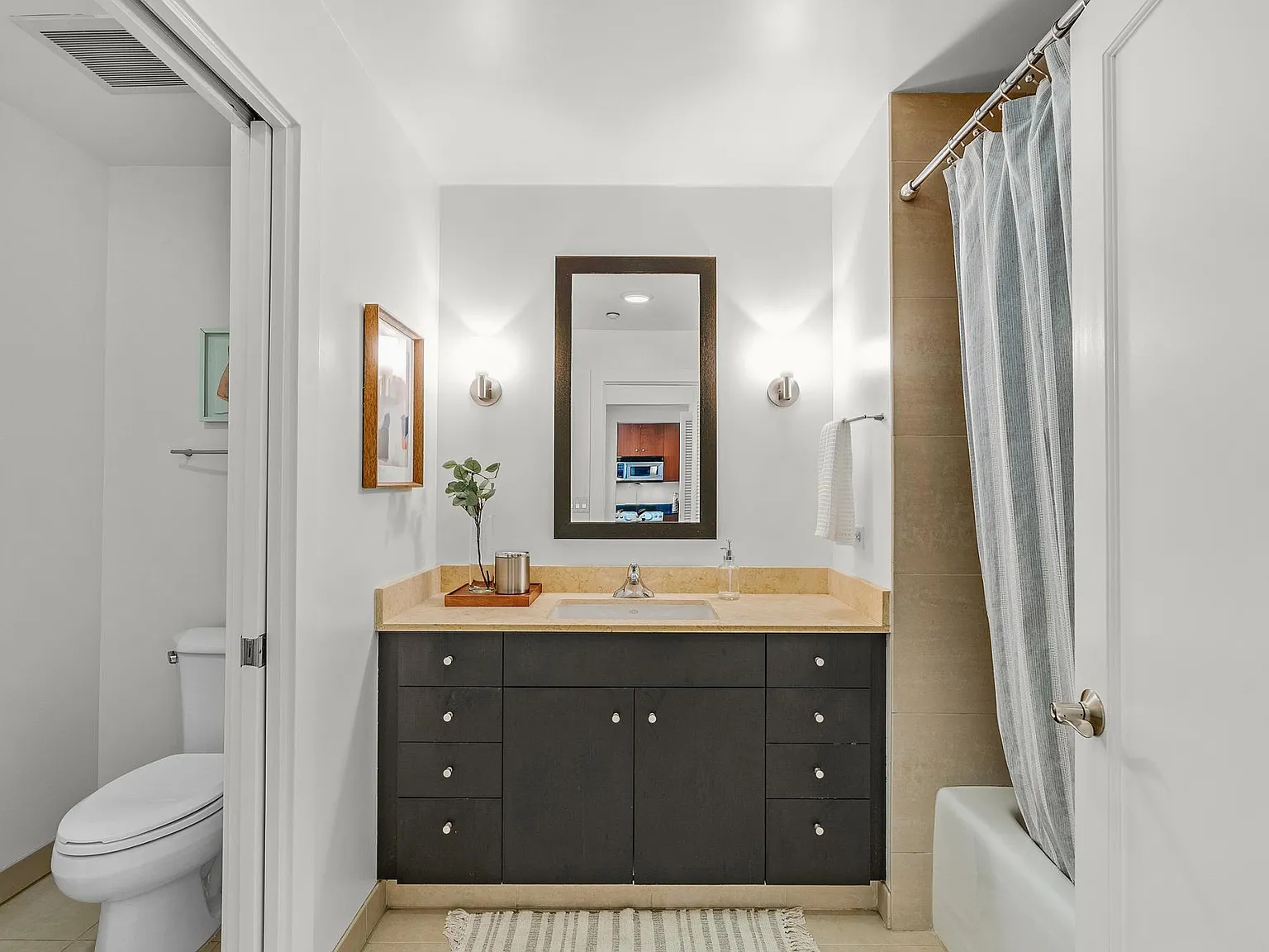 1 bed, 826 sqft, $2,850 — Photo 3