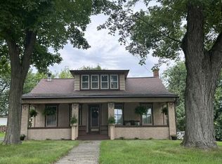 2848 School St, East Troy, WI 53120