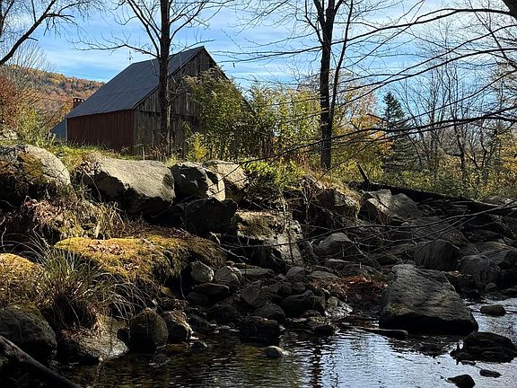 2nd image of 405 Main Street