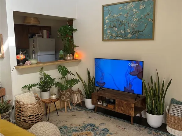 8221 Langdon Ave Unit 204, Van Nuys, CA 91406