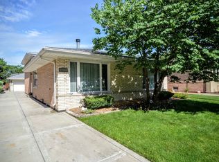 10540 Kedvale Ave, Oak Lawn, IL 60453