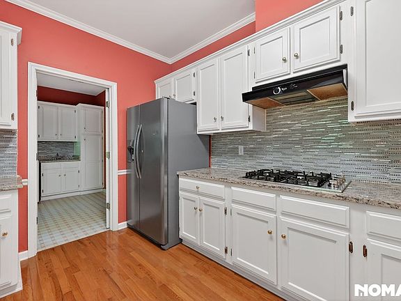 5th image of 1219 Loyola Dr